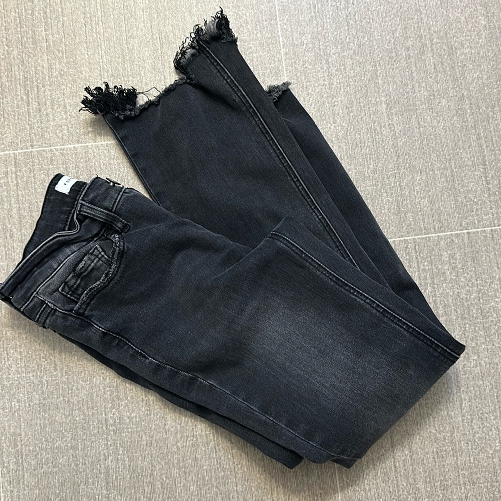 Mid-Rise Cropped Straight Stretch Jean